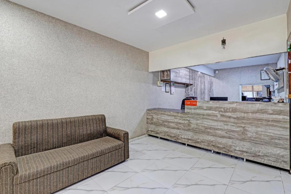 Hotel Mayura, Ankleshwar Buitenkant foto