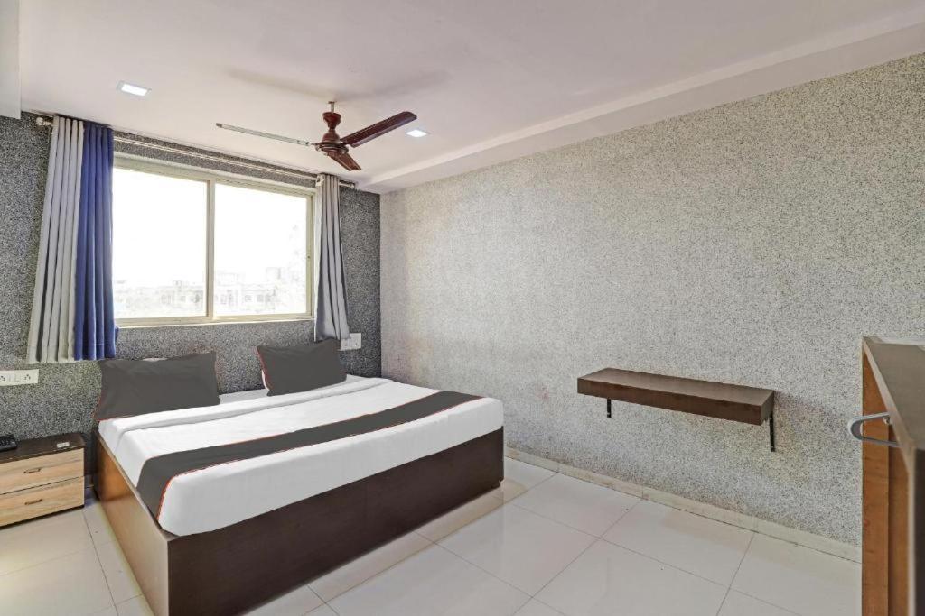 Hotel Mayura, Ankleshwar Buitenkant foto