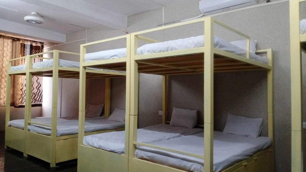 Hotel Mayura, Ankleshwar Buitenkant foto