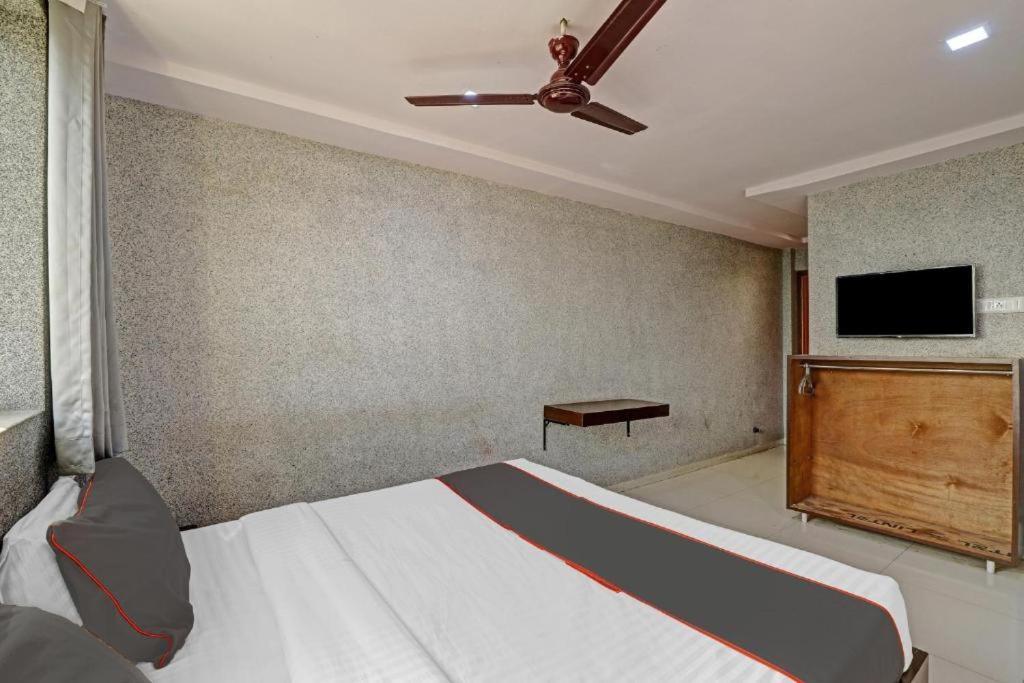 Hotel Mayura, Ankleshwar Buitenkant foto